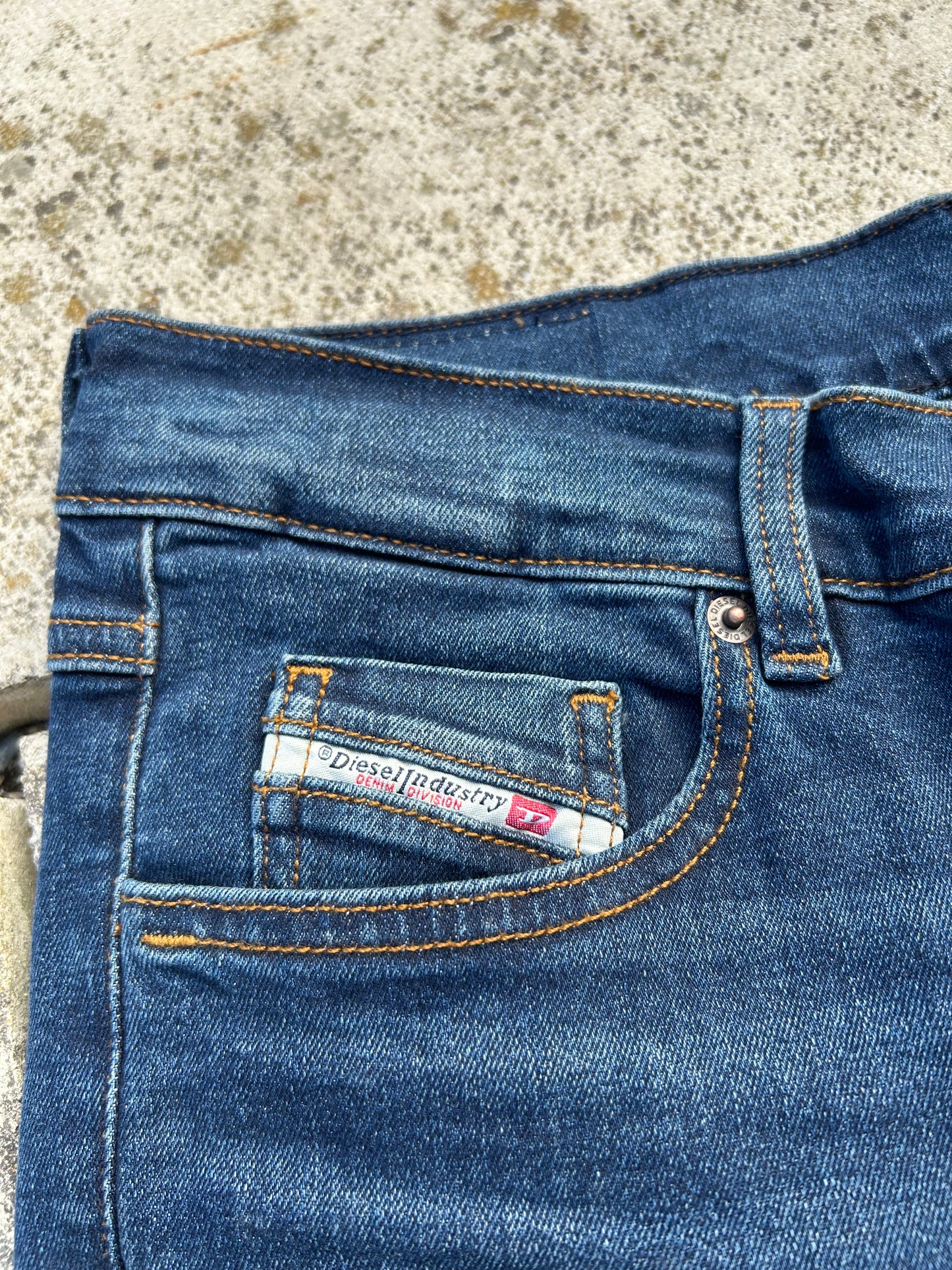 Diesel Men’s Dark Blue Straight Leg Jeans - W29 L32